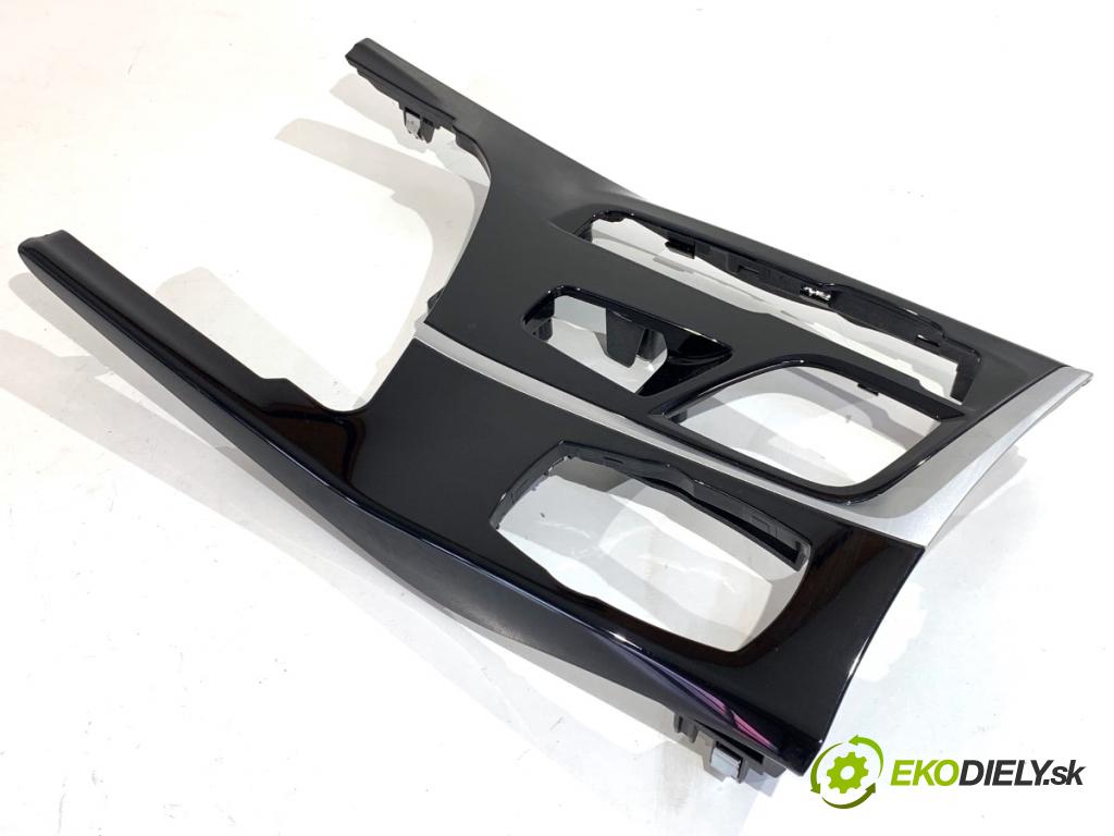 BMW G31 Kombi 2020 140 kW 520 d 1995 lišty kryt 9391273 9391272 (Lišta)