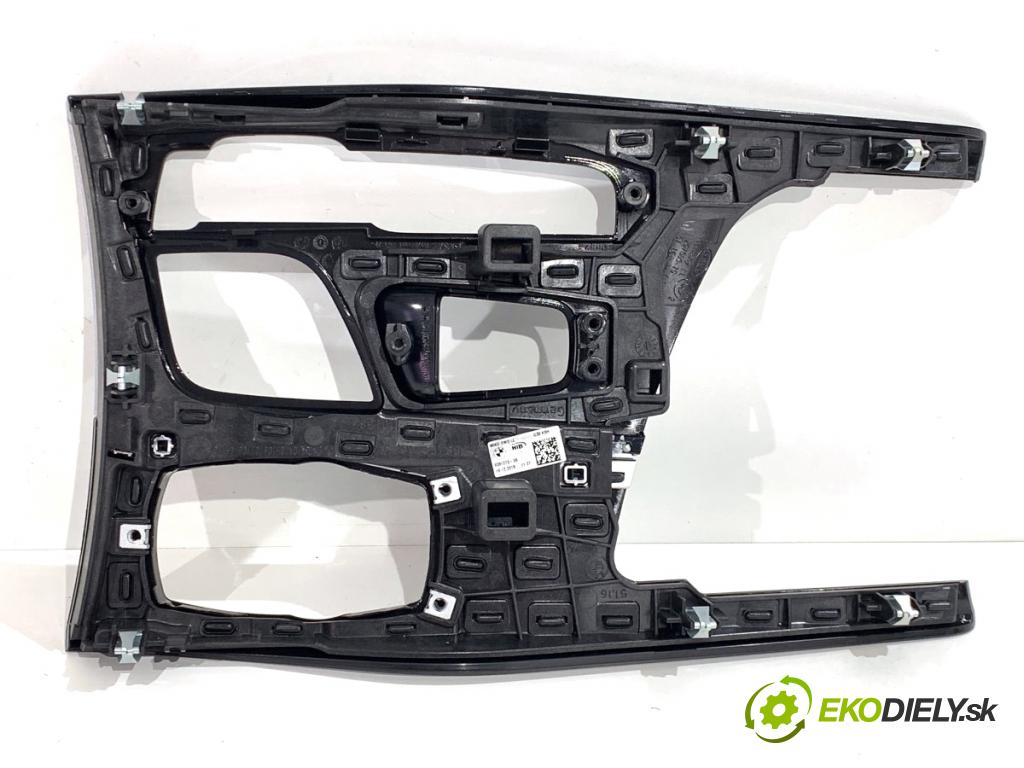 BMW G31 Kombi 2020 140 kW 520 d 1995 lišty kryt 9391273 9391272 (Lišta)