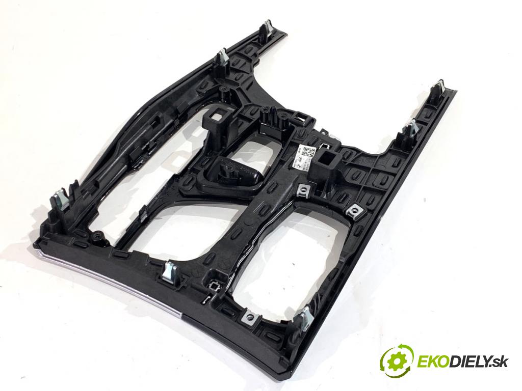 BMW G31 Kombi 2020 140 kW 520 d 1995 lišty kryt 9391273 9391272 (Lišta)