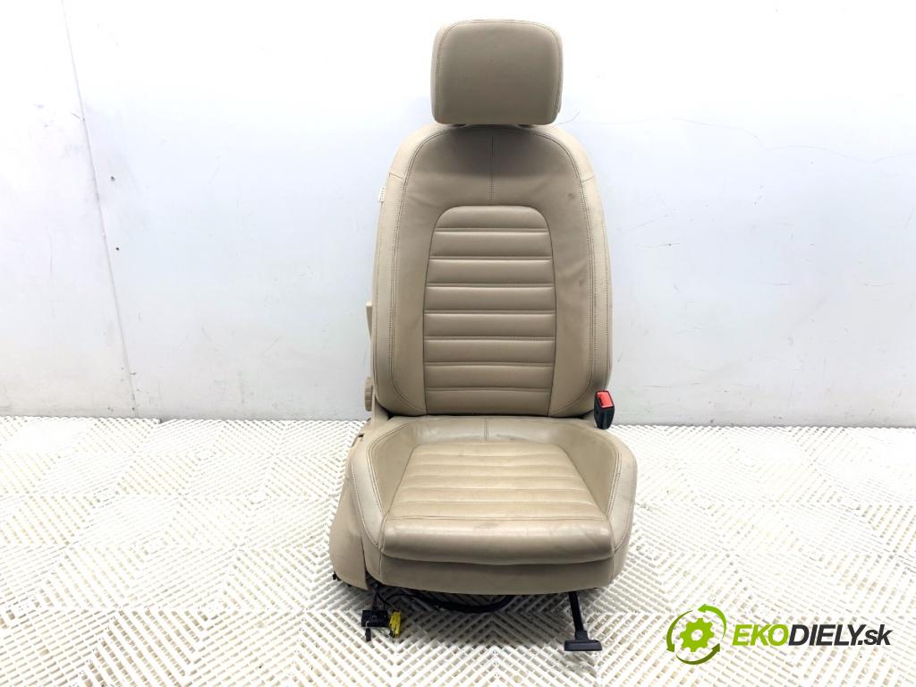 VW PASSAT B7 sedan 2013 103 kW 2.0 TDI 1968 Sedadlo pravy predný 
