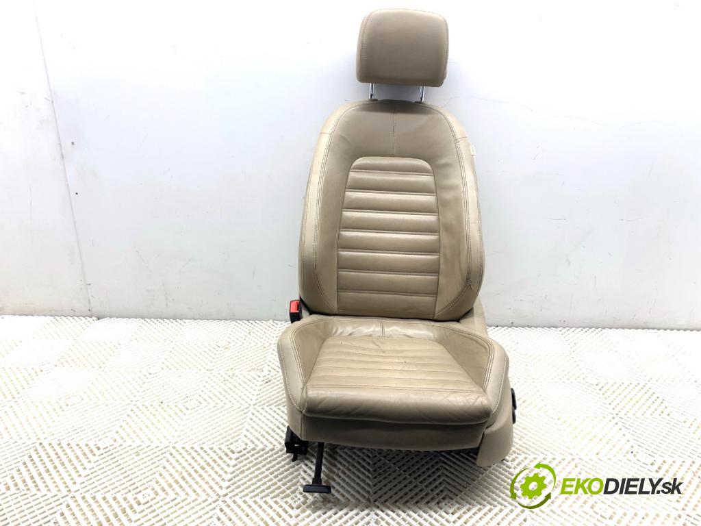 VW PASSAT B7 sedan 2013 103 kW 2.0 TDI 1968 Sedadlo ľavy predný 