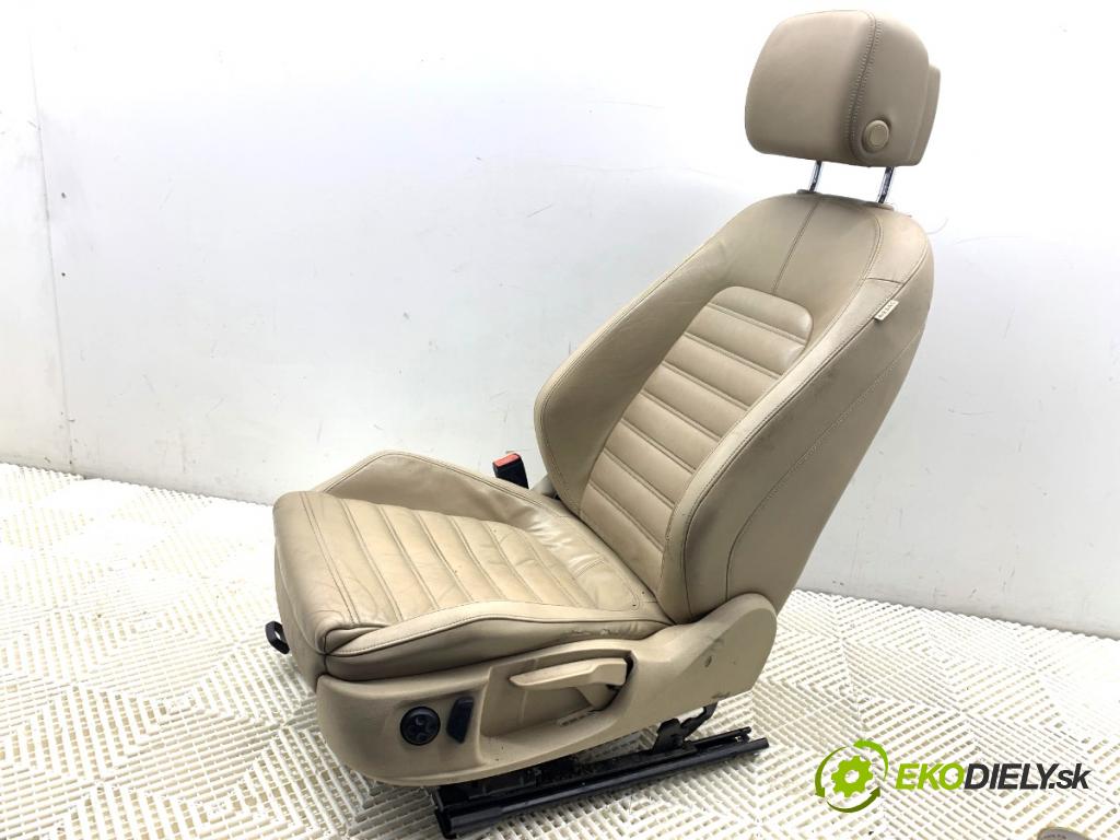VW PASSAT B7 sedan 2013 103 kW 2.0 TDI 1968 Sedadlo ľavy predný