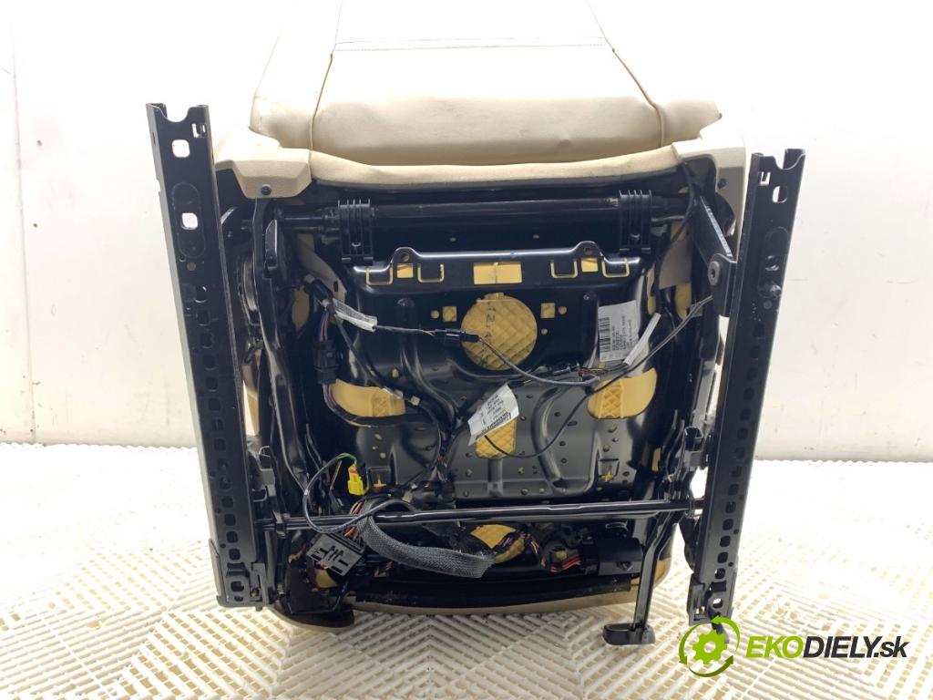 VW PASSAT B7 sedan 2013 103 kW 2.0 TDI 1968 Sedadlo ľavy predný