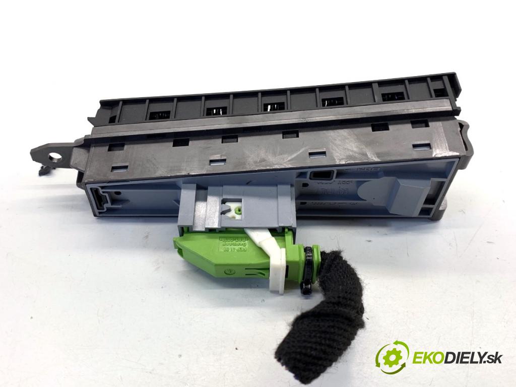 VW PASSAT B7 sedan 2013 103 kW 2.0 TDI 1968 Panel přepínač 3AB927238BK