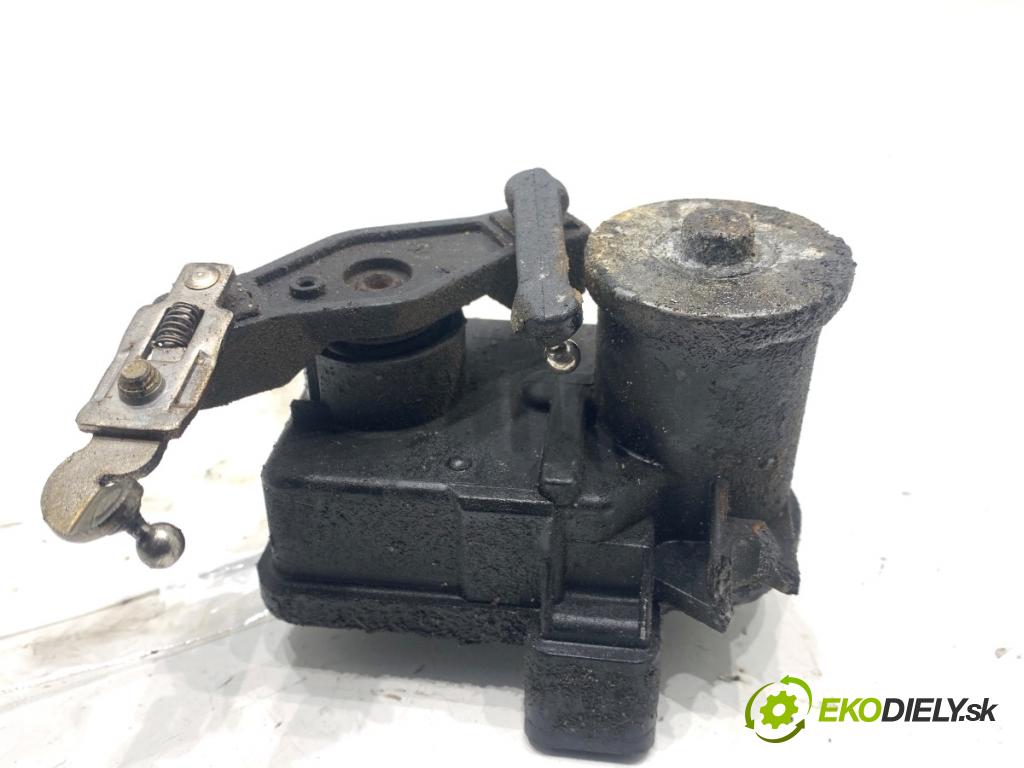 MERCEDES-BENZ W218 Kombi 2016 190 kW CLS 350 d 4-matic (218.994) 2987 nastavovač svod, potrubí  (Motorek ostatní)