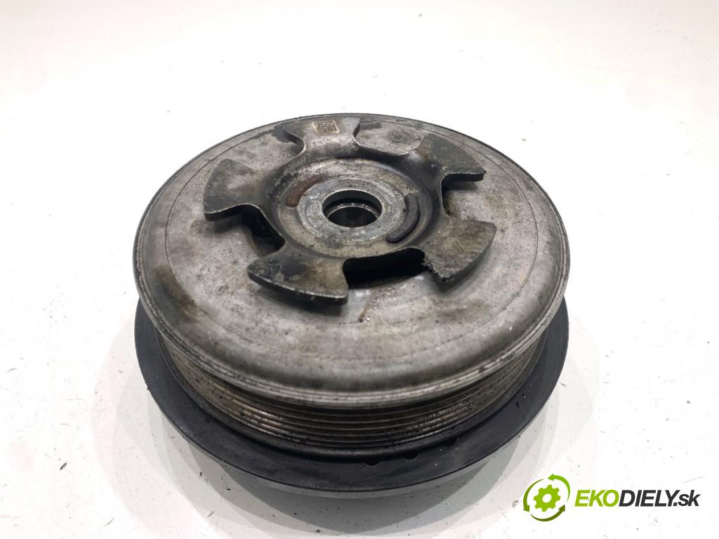 MERCEDES-BENZ W218 Kombi 2016 190 kW CLS 350 d 4-matic (218.994) 2987 koleso kolesová hriadeľa  (Remenica)