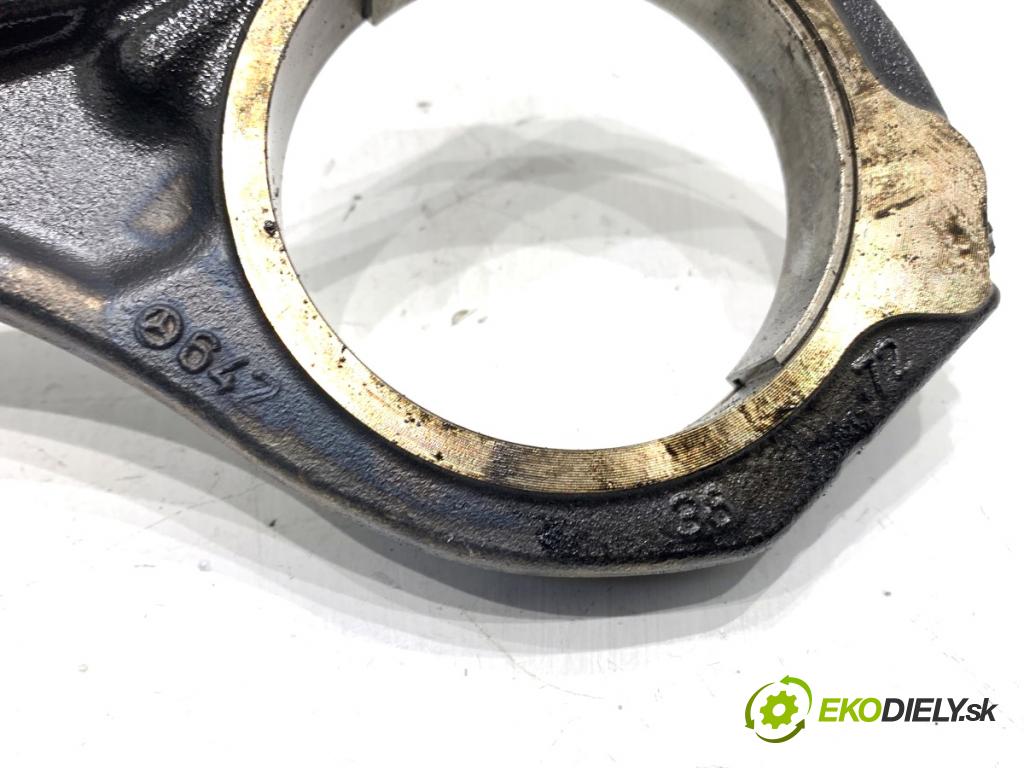 MERCEDES-BENZ W218 Kombi 2016 190 kW CLS 350 d 4-matic (218.994) 2987 PÍST: ojnice  (Píst)