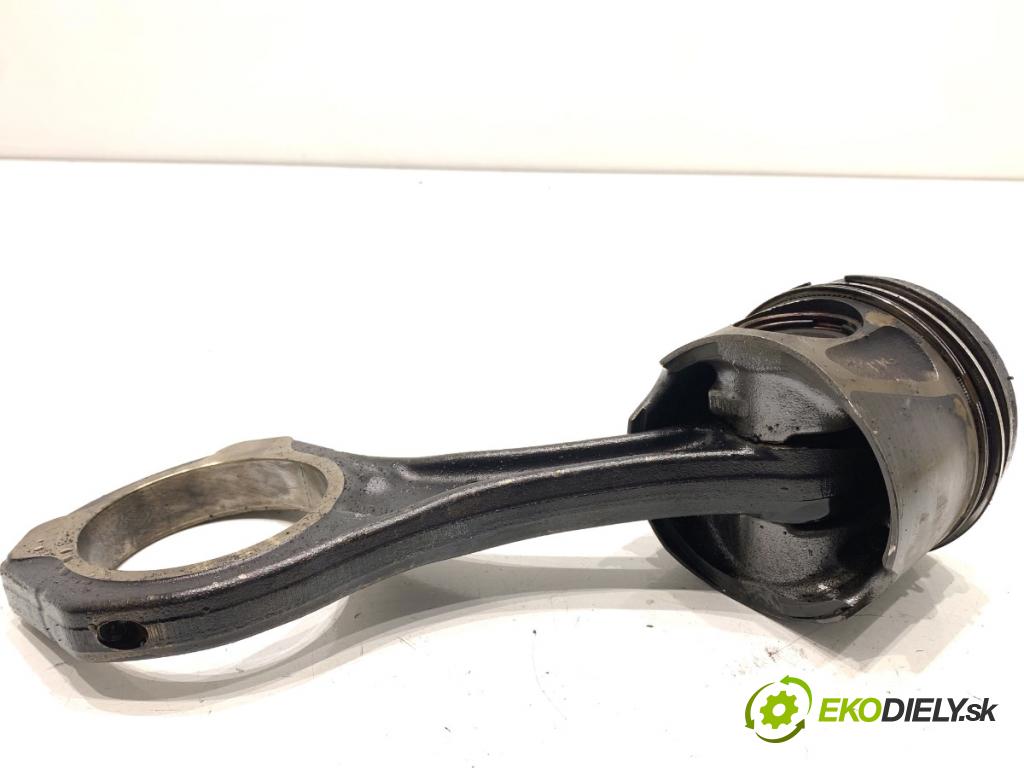 MERCEDES-BENZ W218 Kombi 2016 190 kW CLS 350 d 4-matic (218.994) 2987 PÍST: ojnice  (Píst)