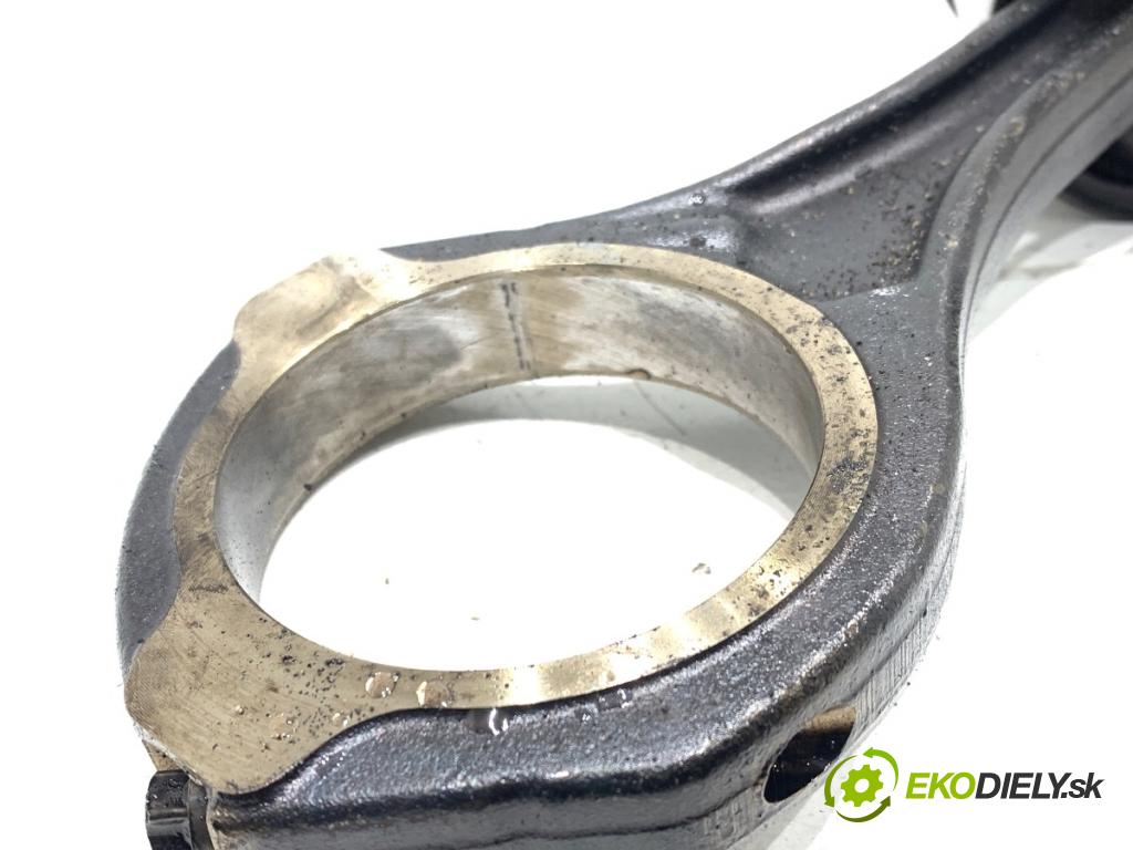 MERCEDES-BENZ W218 Kombi 2016 190 kW CLS 350 d 4-matic (218.994) 2987 PÍST: ojnice  (Píst)