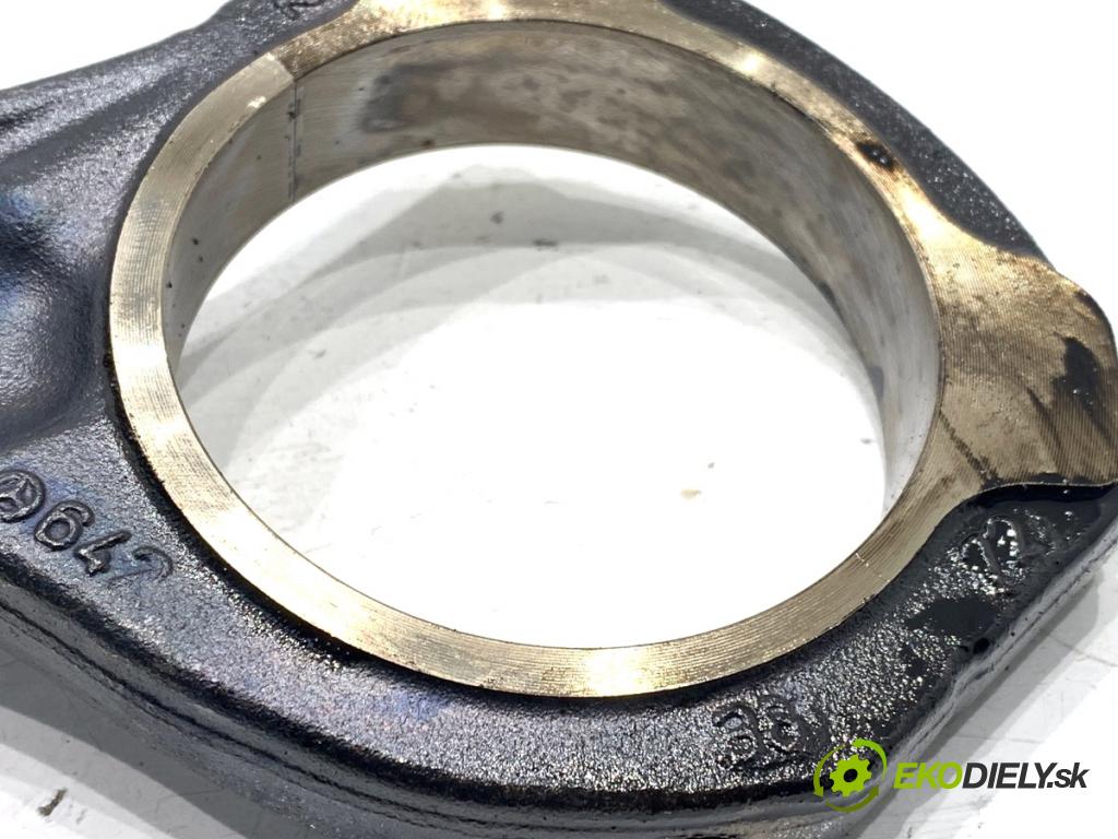 MERCEDES-BENZ W218 Kombi 2016 190 kW CLS 350 d 4-matic (218.994) 2987 PÍST: ojnice  (Píst)