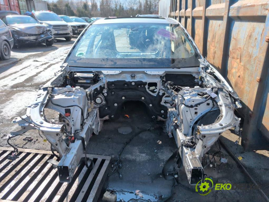 BMW G31 Kombi 2020 140 kW 520 d 1995 karoséria ČTVRŤÁK: Blatník prah strecha PODŁUŻNICA