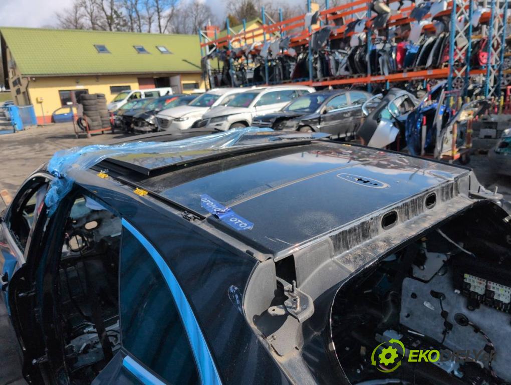 JAGUAR F-PACE SUV 2016 120 kW 2.0 TD4 1999 karoséria ČTVRŤÁK: Blatník prah strecha PODŁUŻNICA