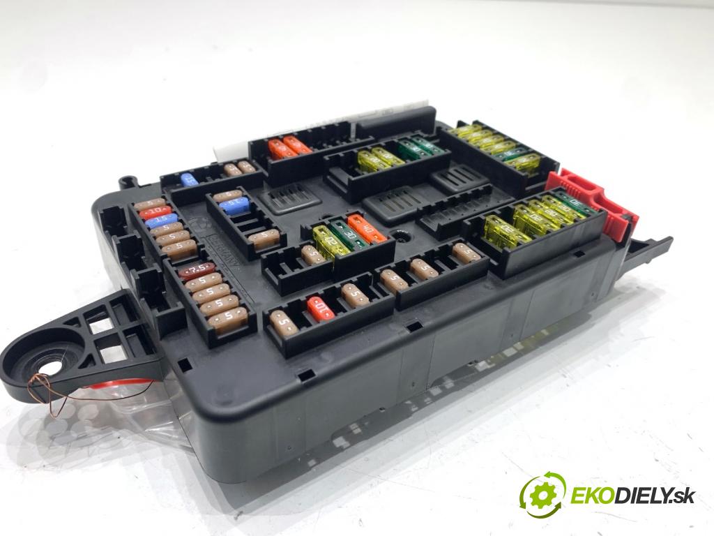 BMW F31 Kombi 2014 135 kW 320 d xDrive 1995 Skrinka poistková 9337880 (Poistková skrinka)