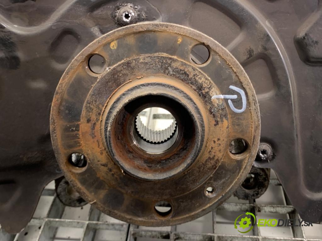 VW GOLF VII Kombi 2015 110 kW 2.0 TDI 1968 náboj pravy predný