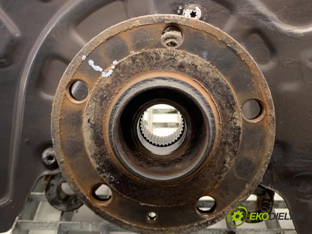 VW GOLF VII Kombi 2015 110 kW 2.0 TDI 1968 náboj ľavy predný