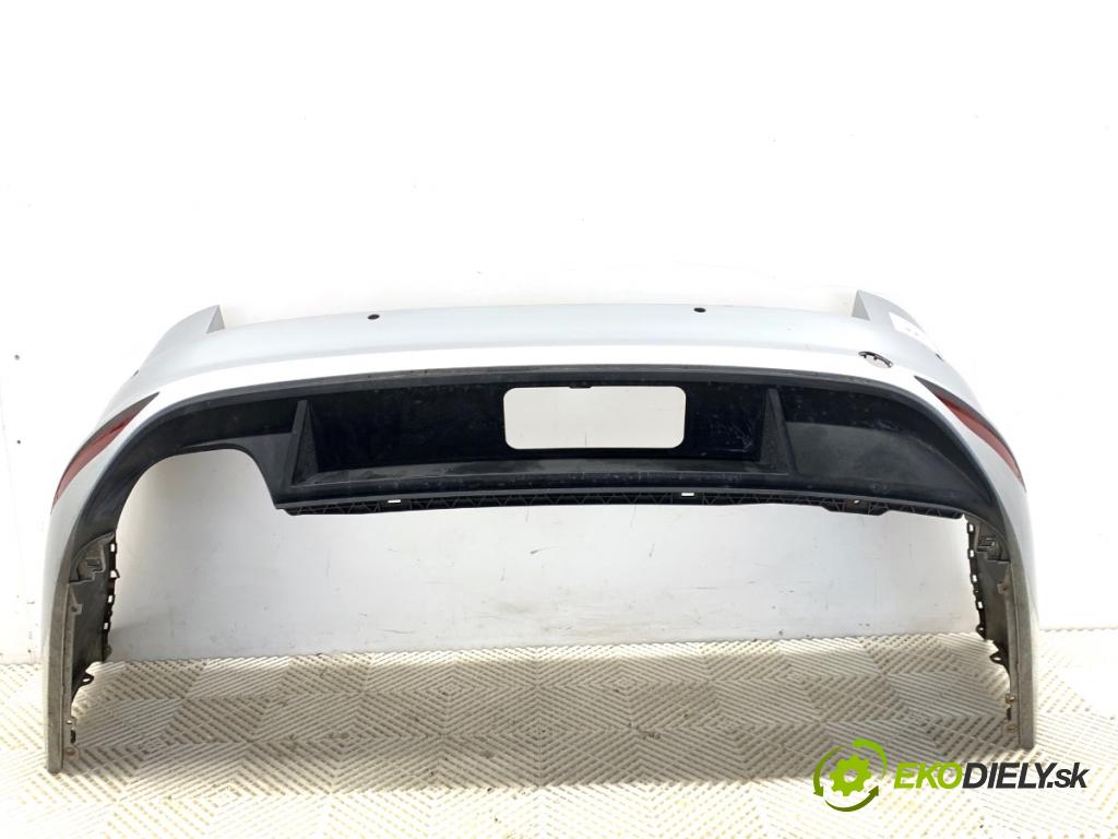 VW GOLF VII Kombi 2015 110 kW 2.0 TDI 1968 Nárazník zad LA7W (Kľučka dverí ostatné)