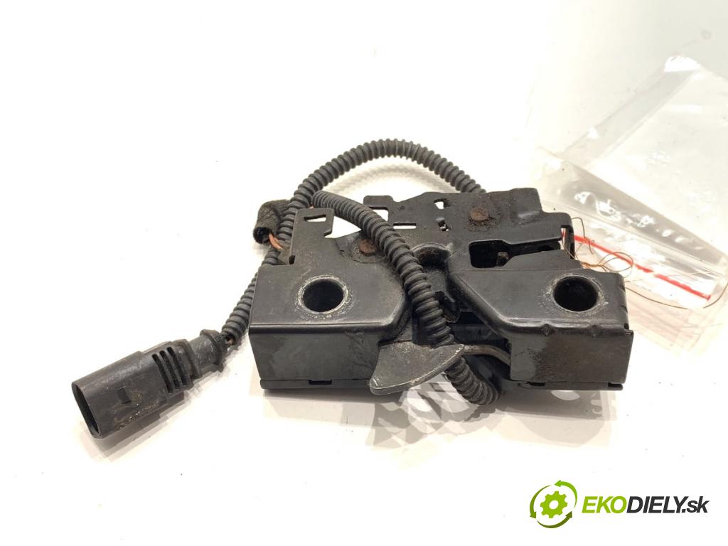 VW GOLF VII Kombi 2015 110 kW 2.0 TDI 1968 zámok kapoty predný 5G1823509B