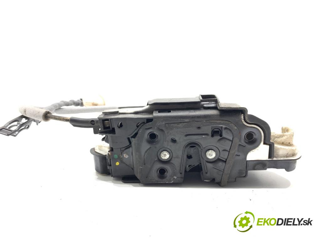 VW GOLF VII Kombi 2015 110 kW 2.0 TDI 1968 zámok Dvere ľavy predný 5K1837015E