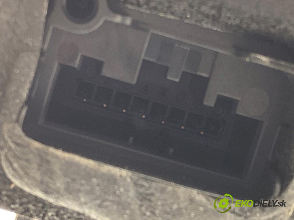 VW GOLF VII Kombi 2015 110 kW 2.0 TDI 1968 zámok Dvere ľavy predný 5K1837015E