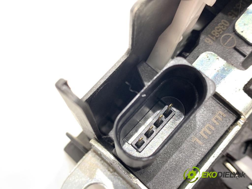 VW GOLF VII Kombi 2015 110 kW 2.0 TDI 1968 zámok dverí zad 5G0827505A