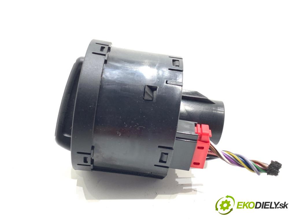 VW GOLF VII Kombi 2015 110 kW 2.0 TDI 1968 Spínač svetiel 5G0941431BD