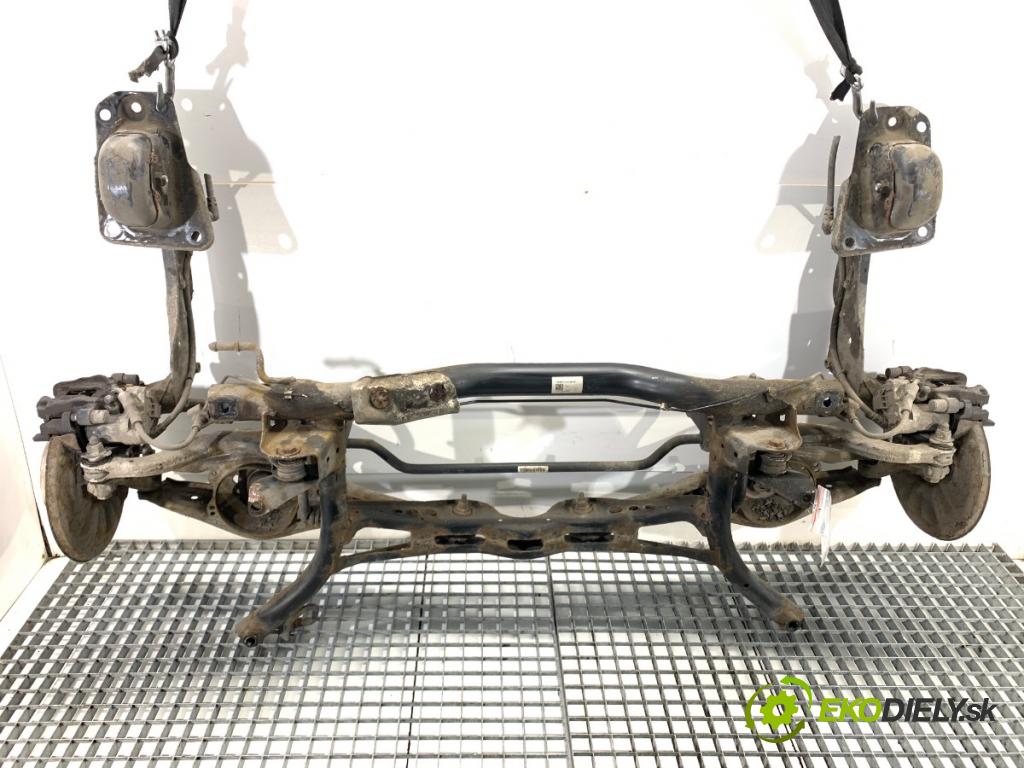 VW GOLF VII Kombi 2015 110 kW 2.0 TDI 1968 Výstuha zad 5Q0505315H