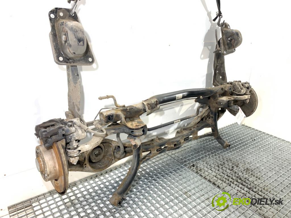 VW GOLF VII Kombi 2015 110 kW 2.0 TDI 1968 Výstuha zad 5Q0505315H