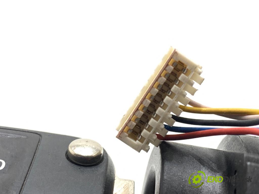 VW GOLF VII Kombi 2015 110 kW 2.0 TDI 1968 spínačka 1K0905851 (Spínací skříňka)