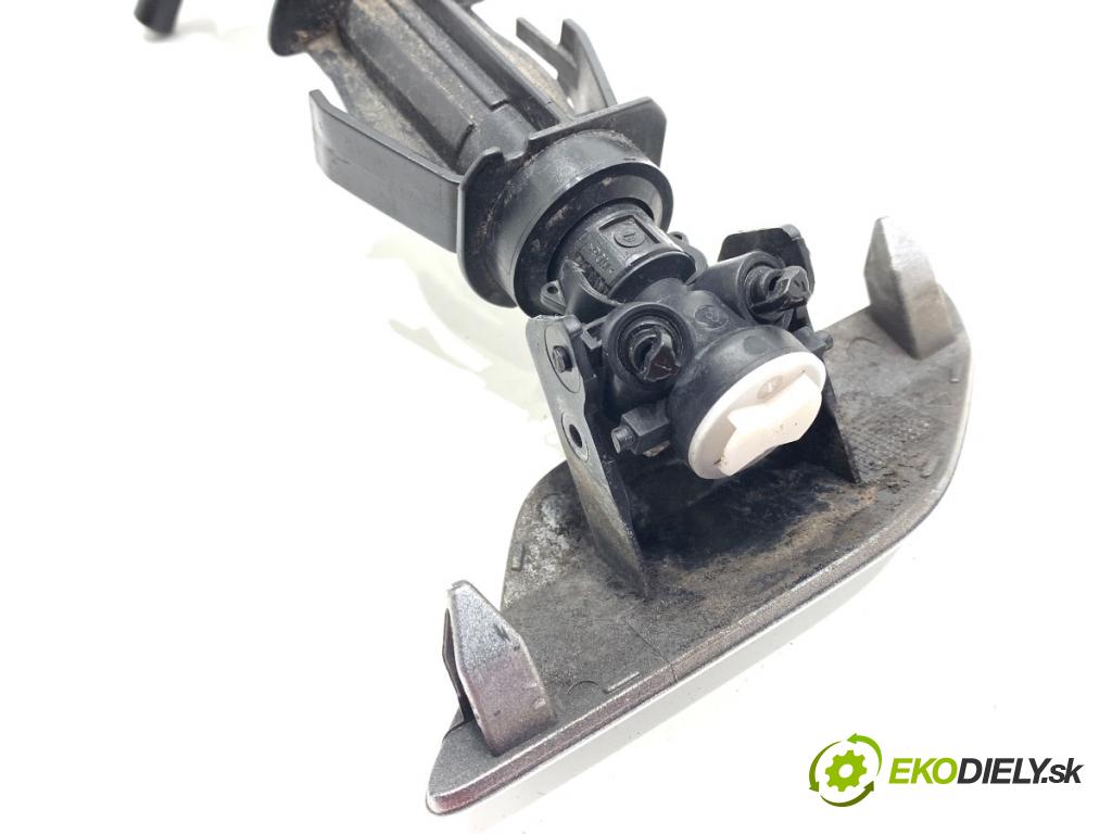 VW GOLF VII Kombi 2015 110 kW 2.0 TDI 1968 ostrekovača svetla pravy predný