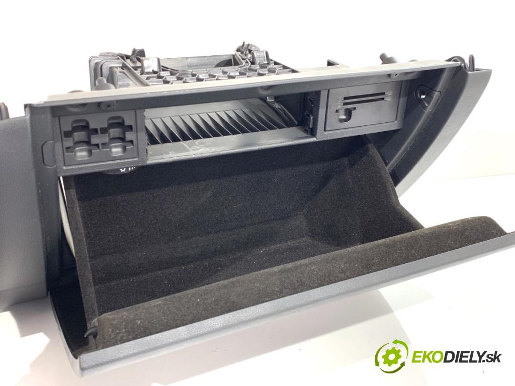 VW GOLF VII Kombi 2015 110 kW 2.0 TDI 1968 Priehradka, kastlík spolujazdca 5G1857097AE (Priehradka (kastlík))