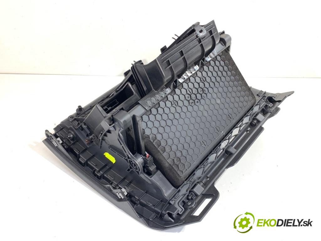 VW GOLF VII Kombi 2015 110 kW 2.0 TDI 1968 Priehradka, kastlík spolujazdca 5G1857097AE (Priehradka (kastlík))