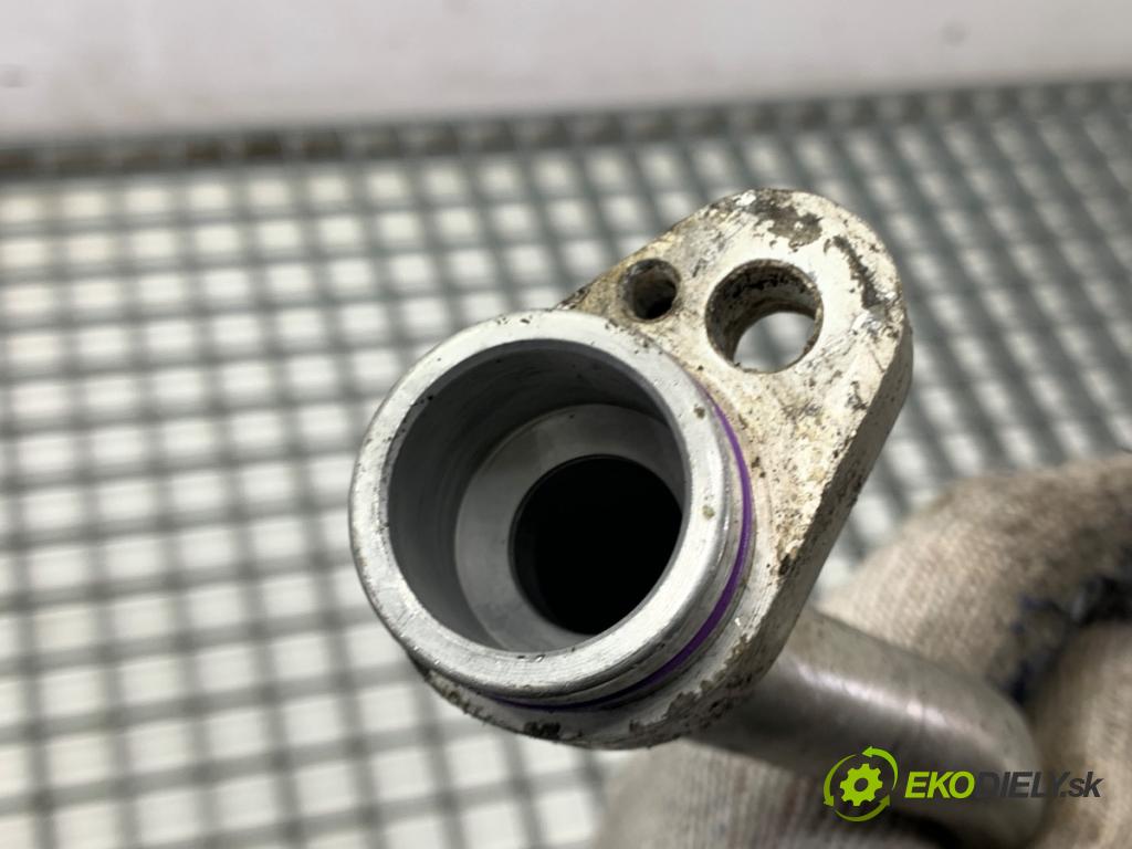 VW GOLF VII Kombi 2015 110 kW 2.0 TDI 1968 rúrka klimatizace 5Q0820743M (Trubka klimatizace)