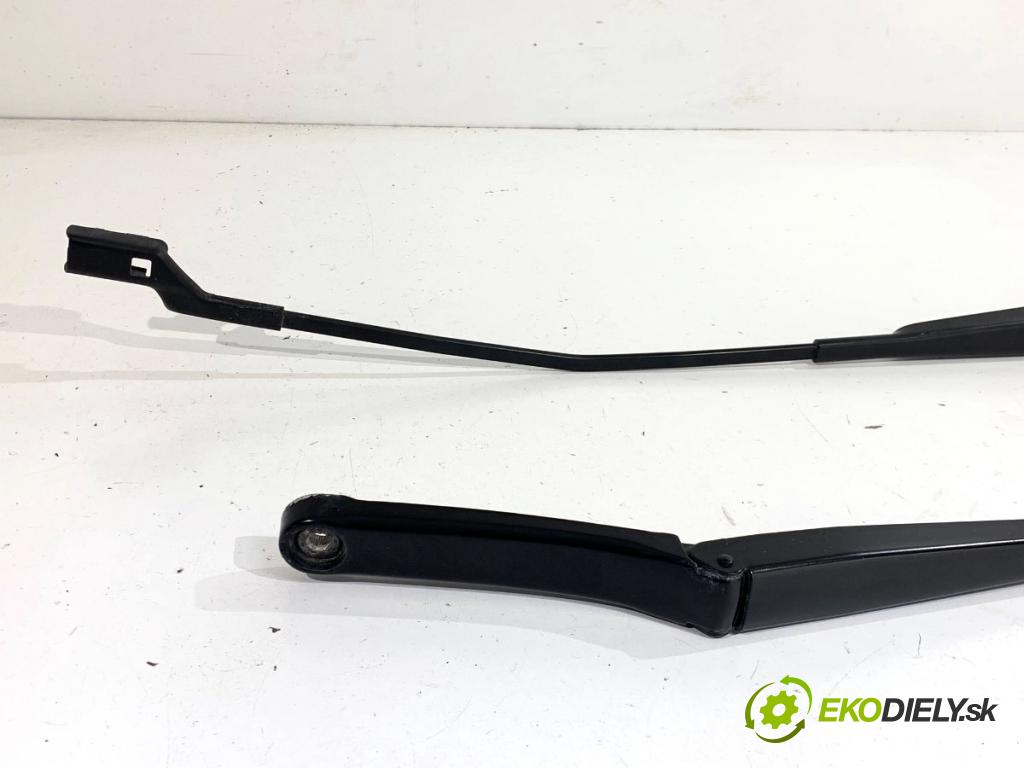 VW GOLF VII Kombi 2015 110 kW 2.0 TDI 1968 ramena stěrače přední část 5G1955409B