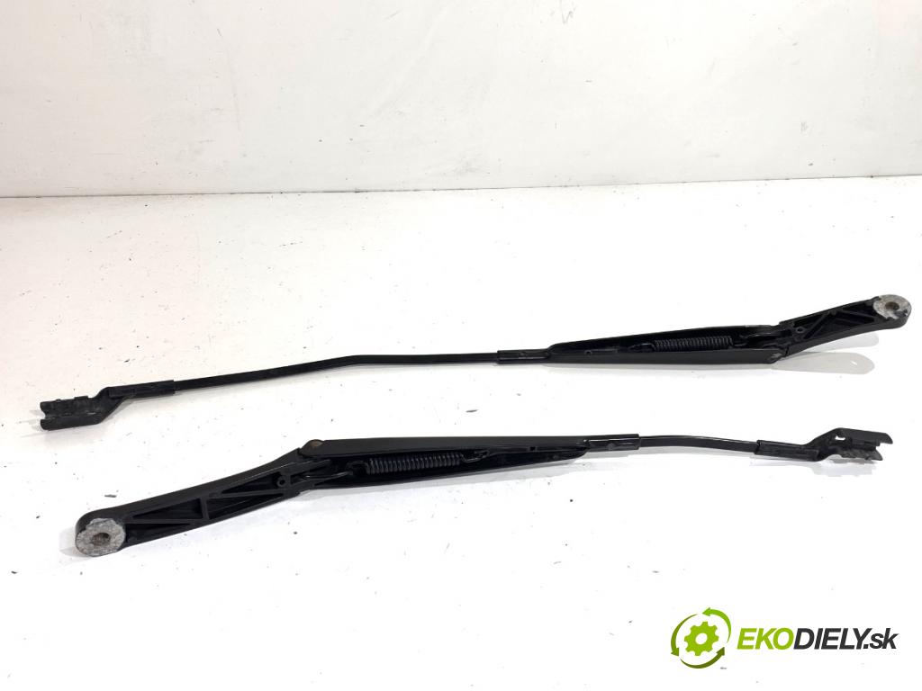 VW GOLF VII Kombi 2015 110 kW 2.0 TDI 1968 ramena stěrače přední část 5G1955409B