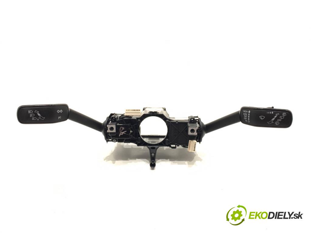 VW GOLF VII Kombi 2015 110 kW 2.0 TDI 1968 přepínač kombinovaný 5Q0953521K (Páčky pod volantem)