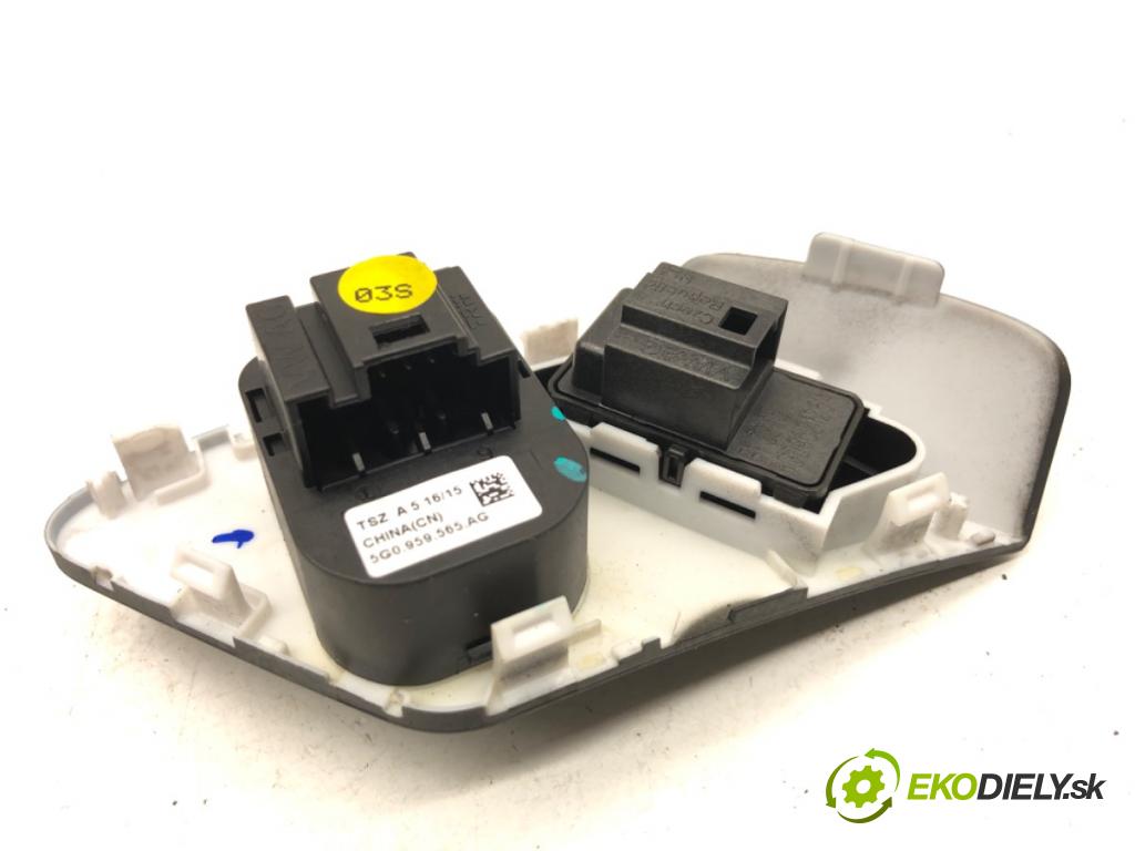 VW GOLF VII Kombi 2015 110 kW 2.0 TDI 1968 přepínač nastavení zpětných zrcátek 5G0959565AG (Páčky pod volantem)