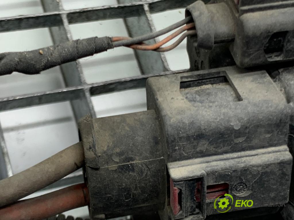 VW GOLF VII Kombi 2015 110 kW 2.0 TDI 1968 řízení volantu řízení 5Q1423051AL