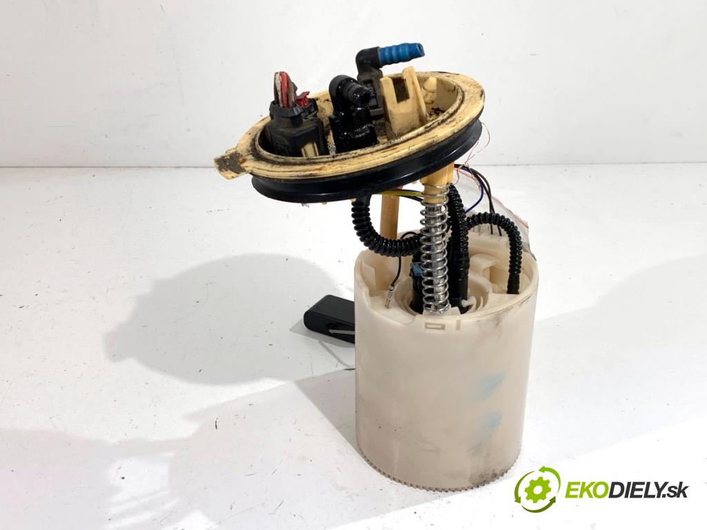 VW GOLF VII Kombi 2015 110 kW 2.0 TDI 1968 pumpa paliva 5Q0919050H