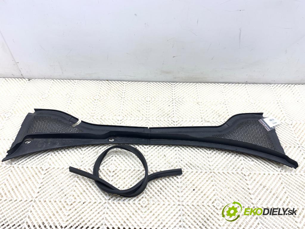 VW GOLF VII Kombi 2015 110 kW 2.0 TDI 1968 Torpédo, plast pod čelné okno 5G1819403A (Torpédo (plast pod čelným sklom))