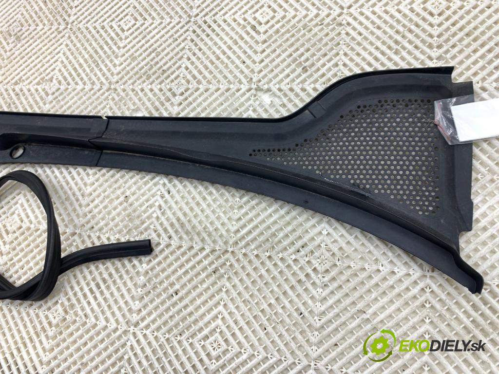 VW GOLF VII Kombi 2015 110 kW 2.0 TDI 1968 Torpédo, plast pod čelné okno 5G1819403A (Torpédo (plast pod čelným sklom))