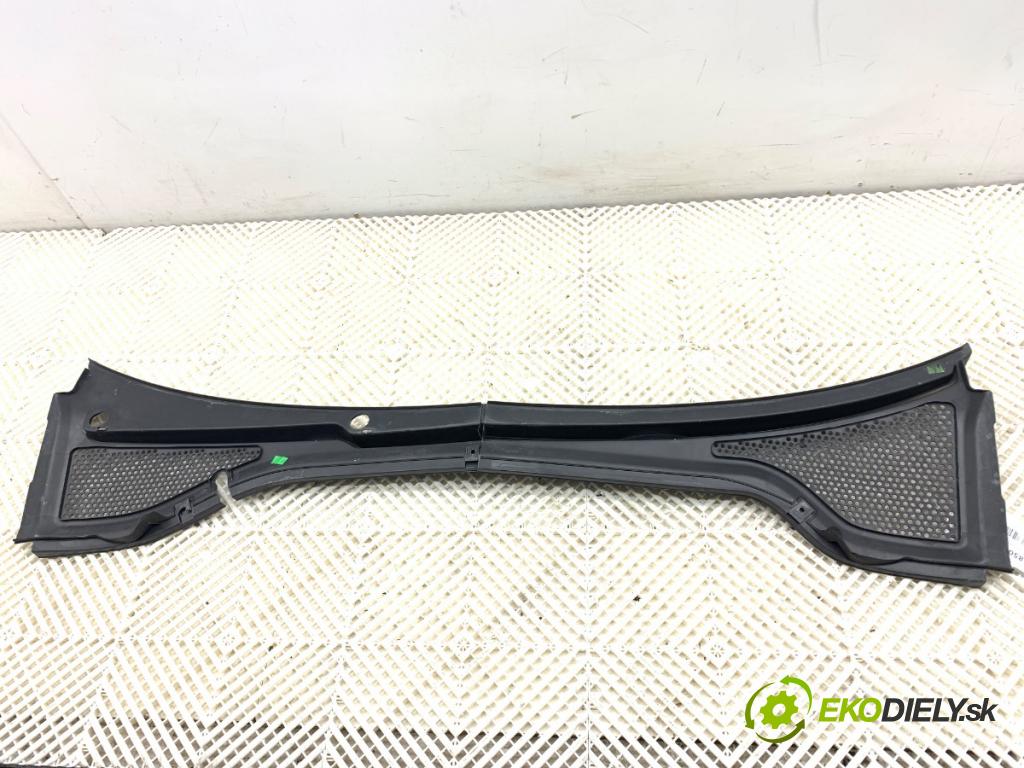 VW GOLF VII Kombi 2015 110 kW 2.0 TDI 1968 Torpédo, plast pod čelné okno 5G1819403A (Torpédo (plast pod čelným sklom))