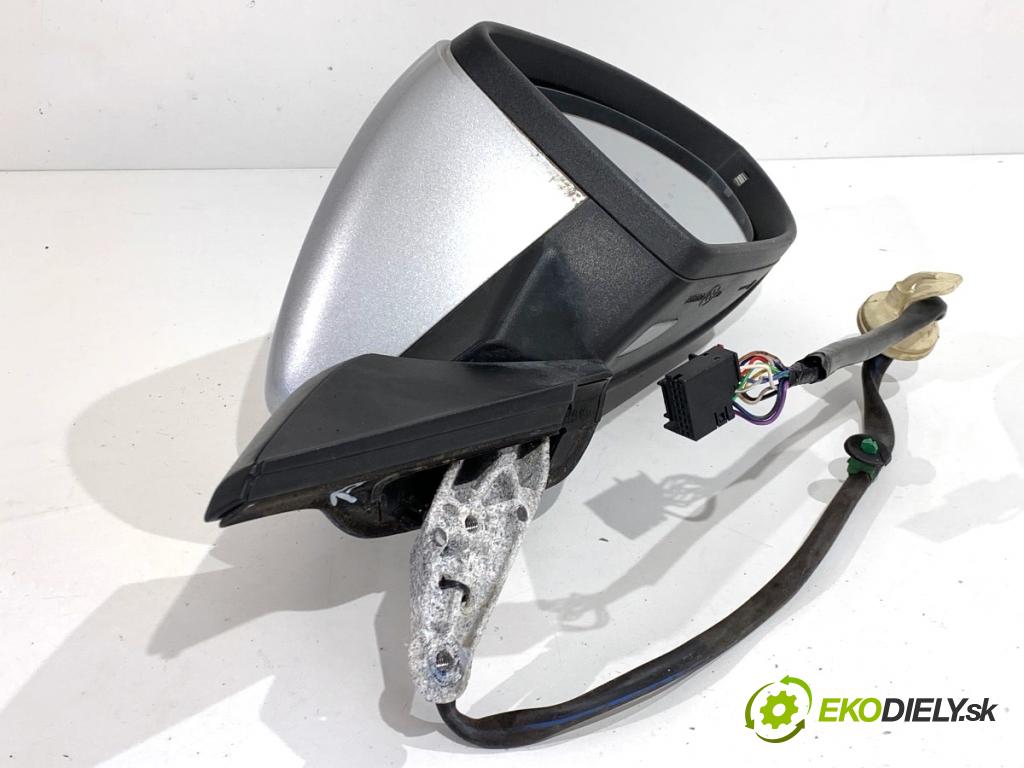 VW GOLF VII Kombi 2015 110 kW 2.0 TDI 1968 Spätné zrkadlo pravy LA7W