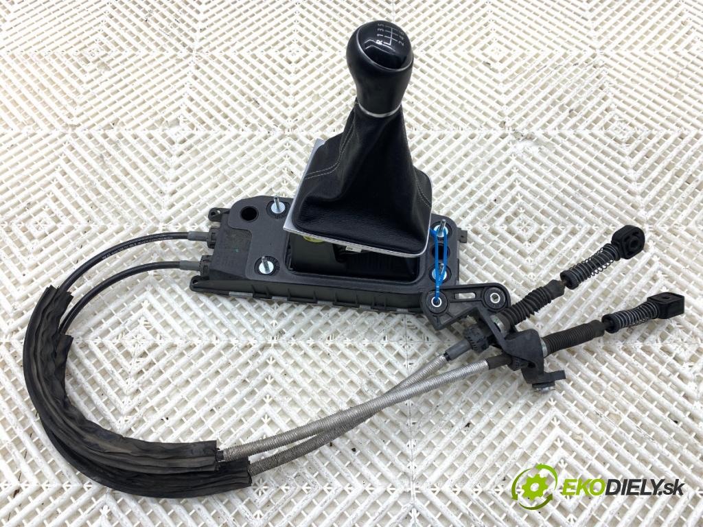 VW GOLF VII Kombi 2015 110 kW 2.0 TDI 1968 Kulisa 5Q0711049AQ (Rýchlostná páka (kulisa))