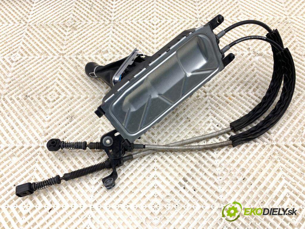 VW GOLF VII Kombi 2015 110 kW 2.0 TDI 1968 kulisa 5Q0711049AQ (Řadicí páka (kulisa) )