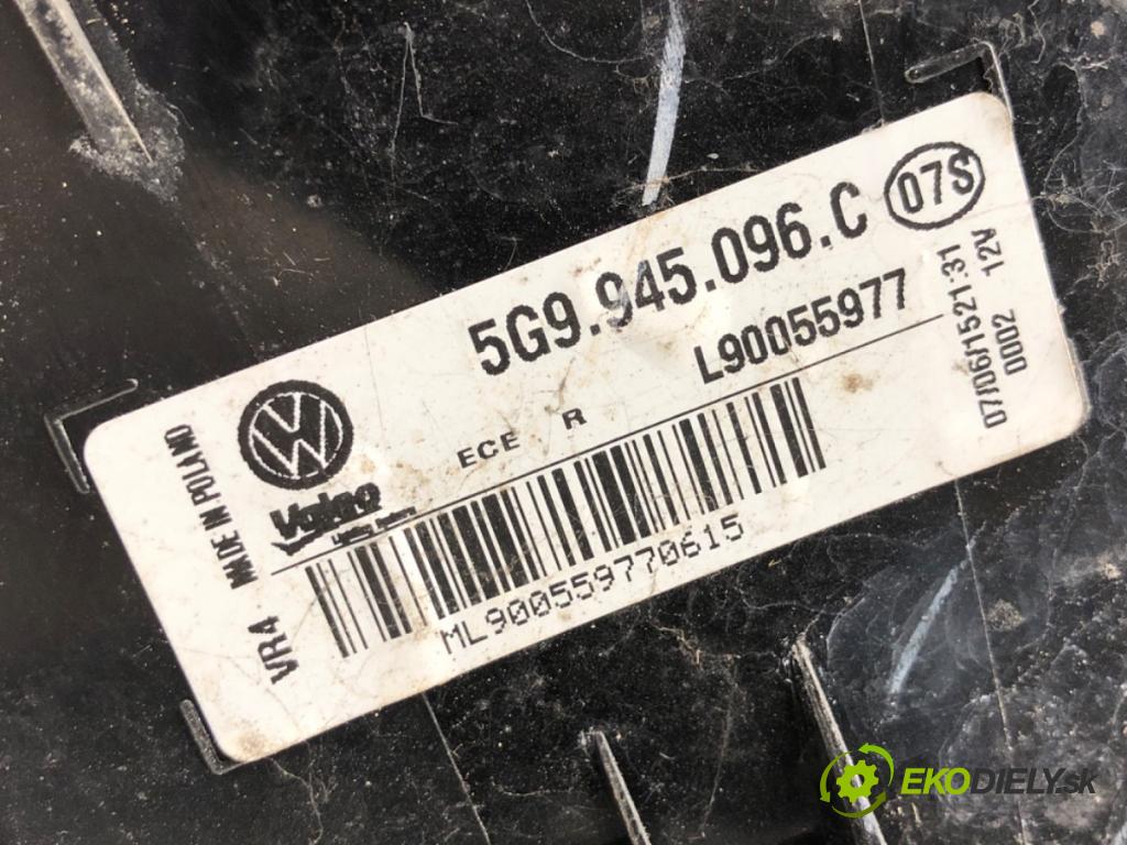 VW GOLF VII Kombi 2015 110 kW 2.0 TDI 1968 světlo pravý zadní část 5G9945096C