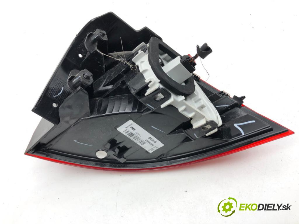 VW GOLF VII Kombi 2015 110 kW 2.0 TDI 1968 Svetlo ľavy zad