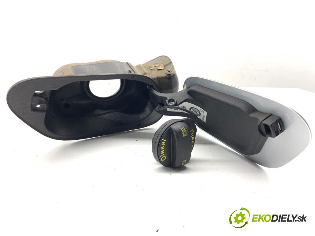 VW GOLF VII Kombi 2015 110 kW 2.0 TDI 1968 dvířka nádrže paliva LB7W