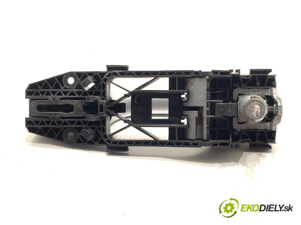 VW GOLF VII Kombi 2015 110 kW 2.0 TDI 1968 klika vnejší levý přední část