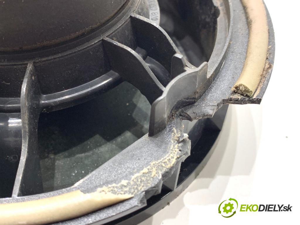 VW GOLF VII Kombi 2015 110 kW 2.0 TDI 1968 reproduktor Dvere zad pravy 5G0035453G