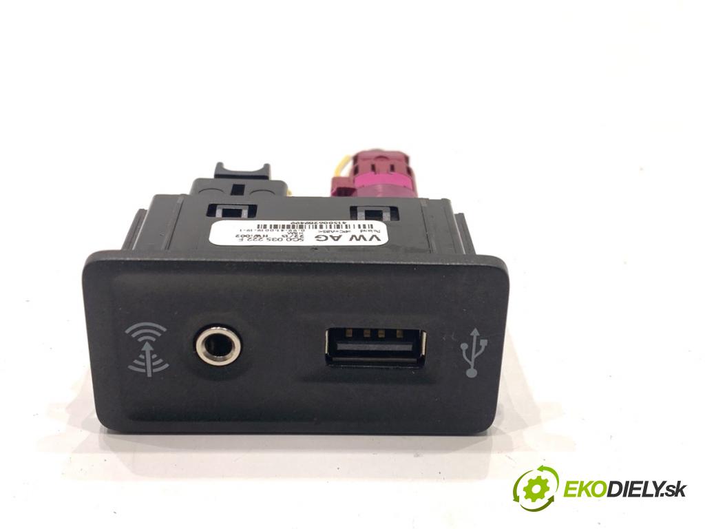 VW GOLF VII Kombi 2015 110 kW 2.0 TDI 1968 HNÍZDO: USB 5G0035222F